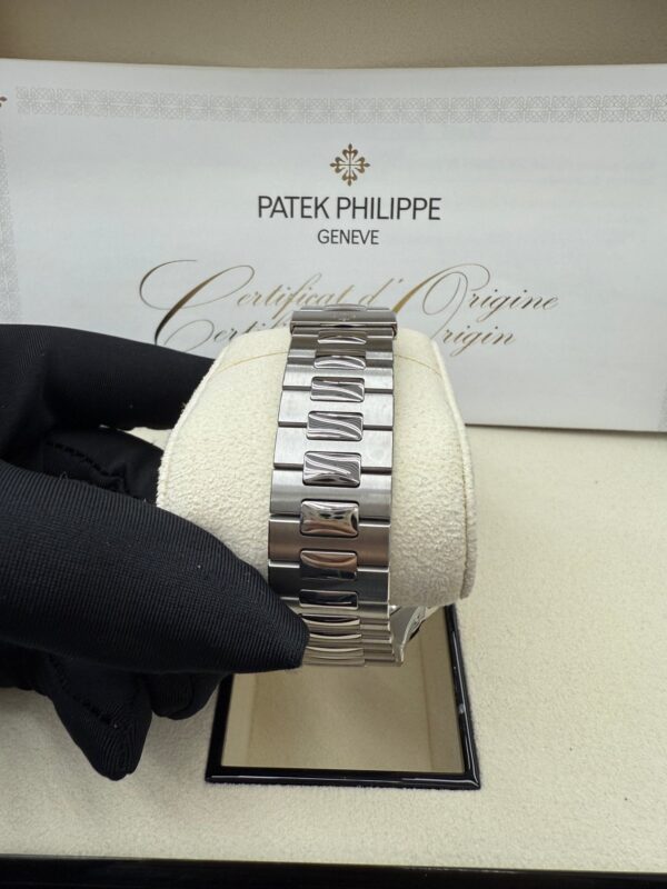 Patek Philippe Nautilus Annual Calendar Stainless Steel with Blue Dial/ Moon Phase (Ref#5726/1A-014) - Image 2