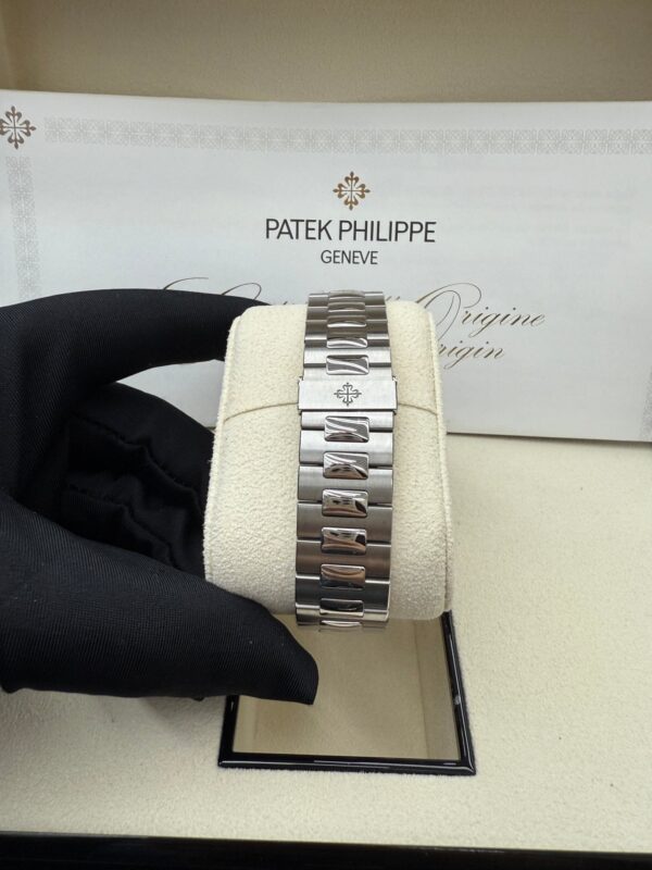 Patek Philippe Nautilus Annual Calendar Stainless Steel with Blue Dial/ Moon Phase (Ref#5726/1A-014) - Image 4
