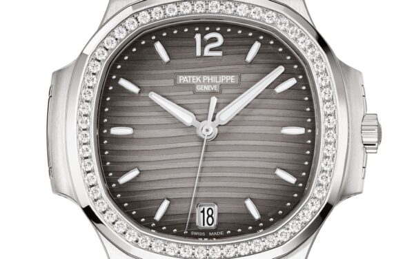Patek Philippe Nautilus Ladies 35.2mm 7118/1200A-011 - Image 3