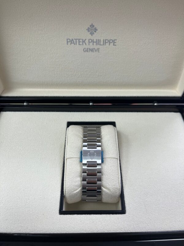 Patek Philippe Nautilus Ladies 35.2mm 7118/1200A-011 - Image 13