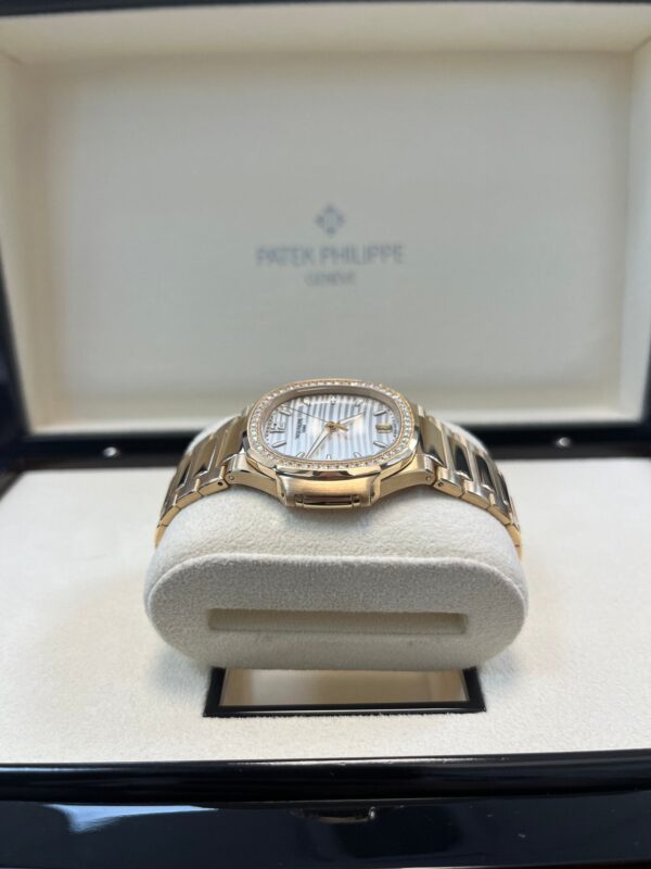 Patek Philippe Nautilus Ladies Rose Gold Nautilus White Dial Diamond Bezel 7118/1200R-001 - Image 6