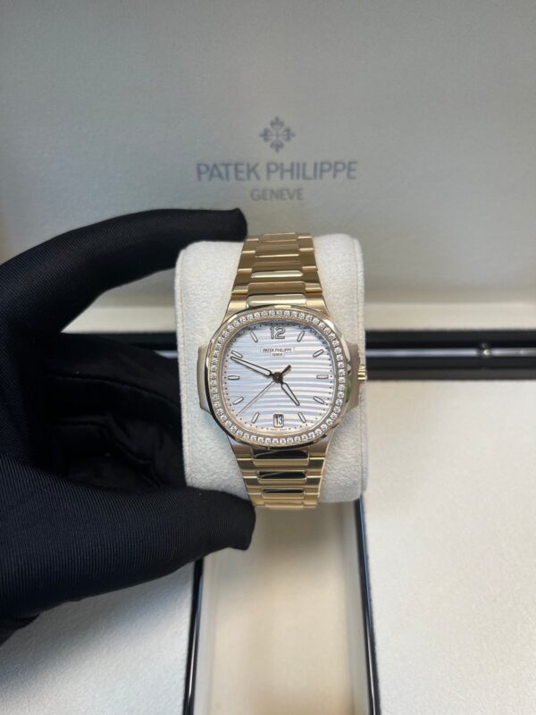 Patek Philippe Nautilus Ladies Rose Gold Nautilus White Dial Diamond Bezel 7118/1200R-001 - Image 20