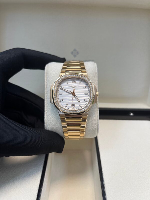 Patek Philippe Nautilus Ladies Rose Gold Nautilus White Dial Diamond Bezel 7118/1200R-001 - Image 2