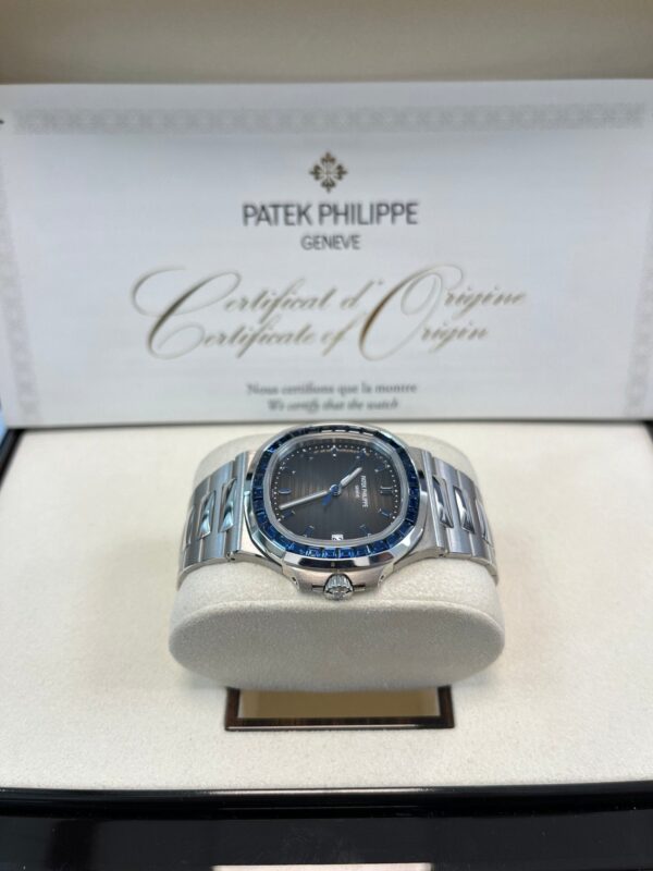 Patek Philippe Nautilus Platinum Blue Sapphire 5711/111P-001 - Image 6