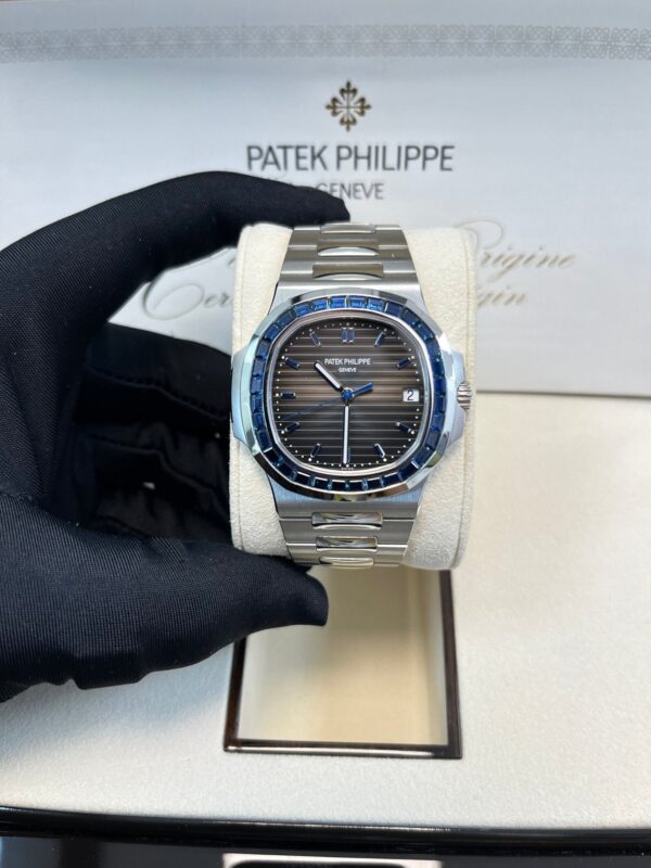 Patek Philippe Nautilus Platinum Blue Sapphire 5711/111P-001 - Image 15