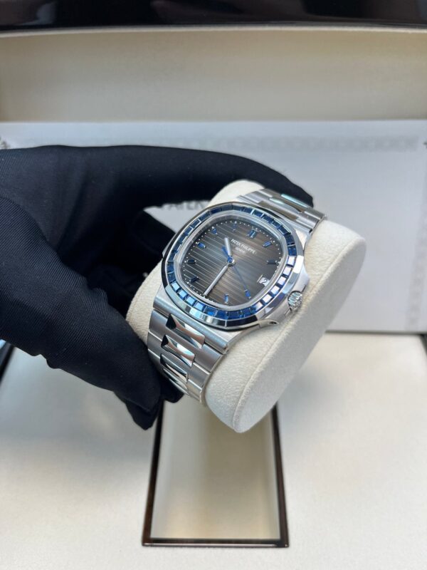 Patek Philippe Nautilus Platinum Blue Sapphire 5711/111P-001 - Image 17