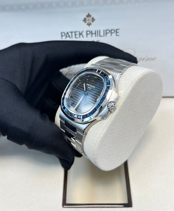 Patek Philippe Nautilus Platinum Blue Sapphire 5711/111P-001 - Image 13