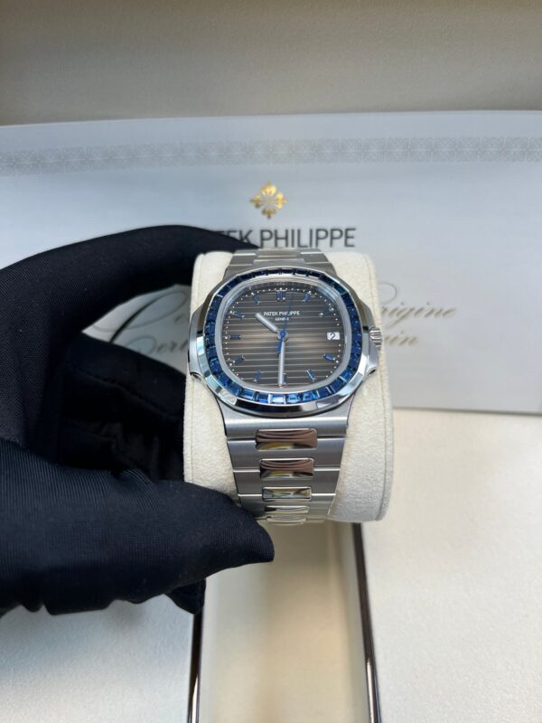 Patek Philippe Nautilus Platinum Blue Sapphire 5711/111P-001 - Image 12