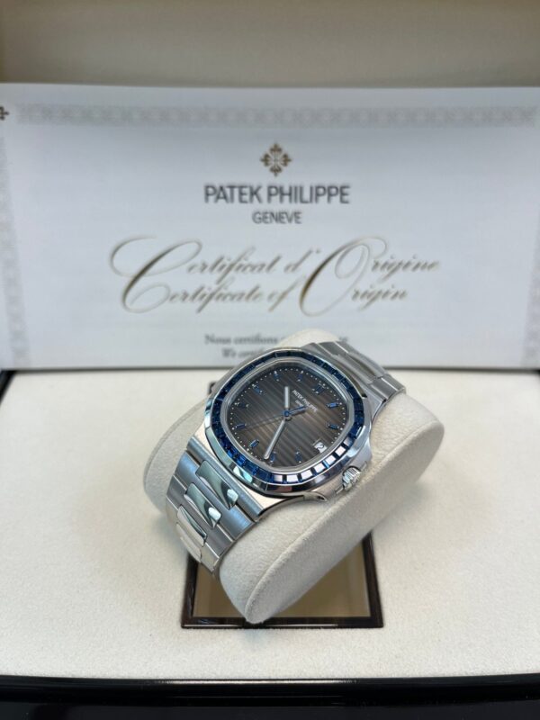 Patek Philippe Nautilus Platinum Blue Sapphire 5711/111P-001 - Image 7
