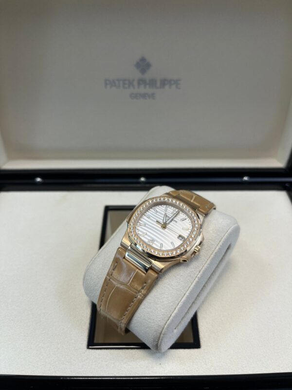 Patek Philippe Nautilus Rose Gold Nautilus Quartz 32mm 7010R-011 - Image 10