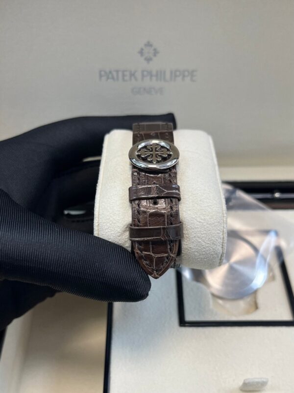 Patek Philippe Perpetual Calendar Grand Complications Salmon Dial Perpetual Calendar (Reference # 5320G) - Image 8