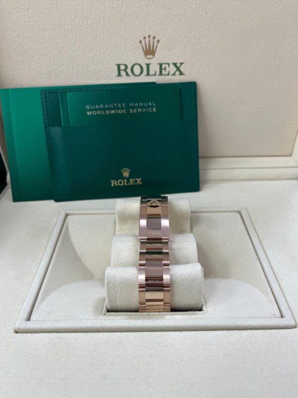 Rolex Cosmograph Everose Daytona Factory Diamond Rainbow Edition Ref# 116595RBOW) - Image 15