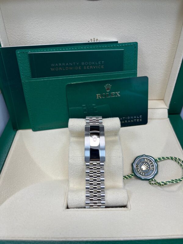 Rolex Datejust 36 Bright Blue Diamond Dial & Diamond Bezel Jubilee Bracelet 126284RBR - Image 11