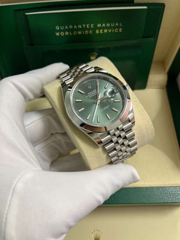 Rolex Datejust 41 Smooth Bezel Mint Green Index Dial Jubilee Bracelet 126300 - Image 11