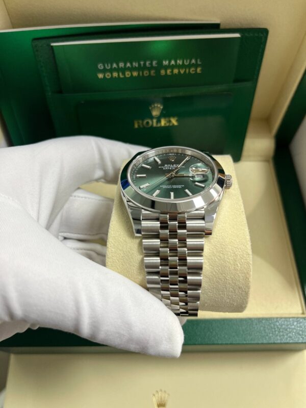 Rolex Datejust 41 Smooth Bezel Mint Green Index Dial Jubilee Bracelet 126300 - Image 9