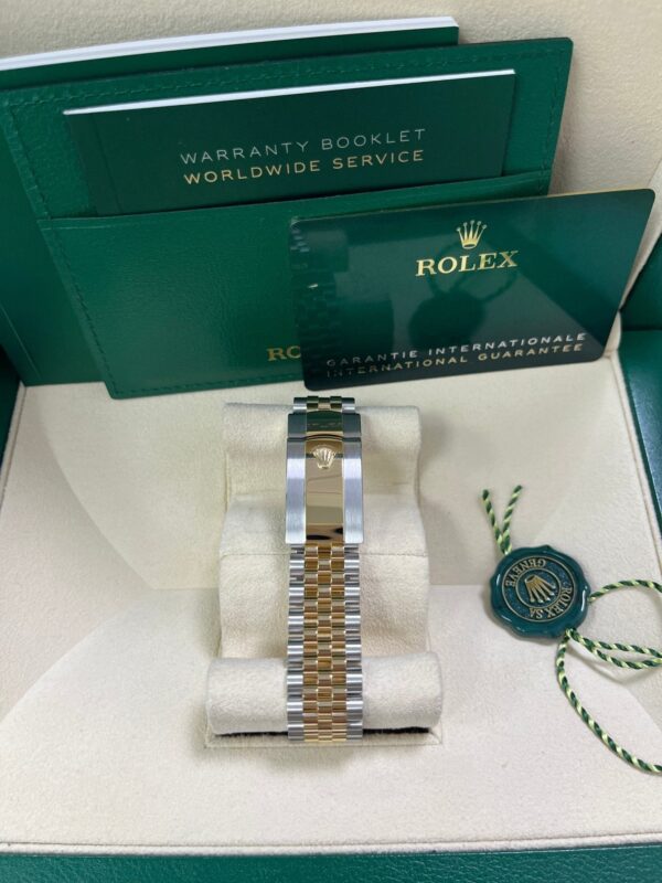 Rolex Datejust 41 Steel and Yellow Gold Fluted Bezel Black Index Dial Jubilee Bracelet 126333 - Image 8
