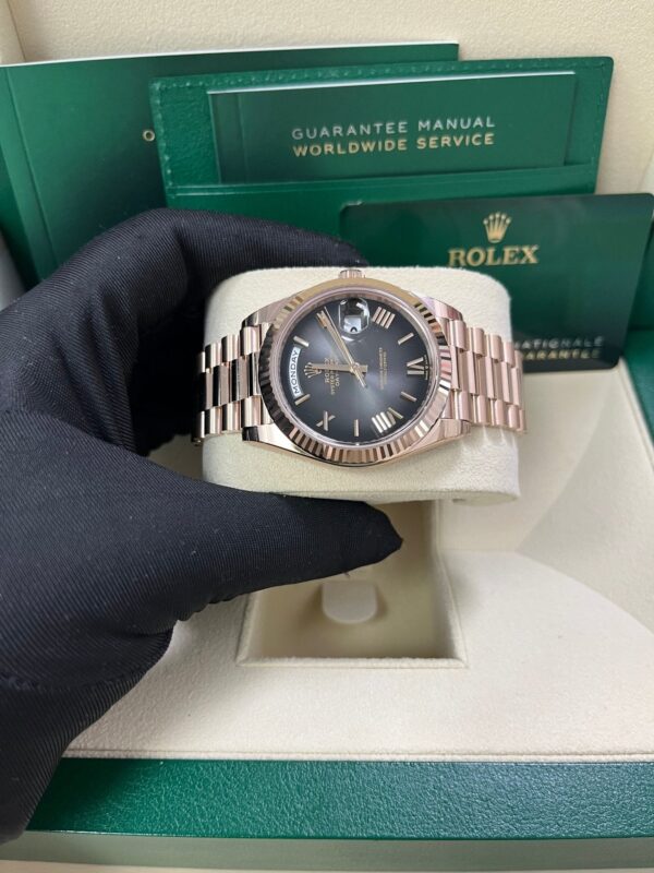 Rolex Day-Date 40 Slate Ombre Roman Dial 228235 - Image 4