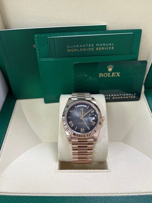 Rolex Day-Date 40 Slate Ombre Roman Dial 228235 - Image 8