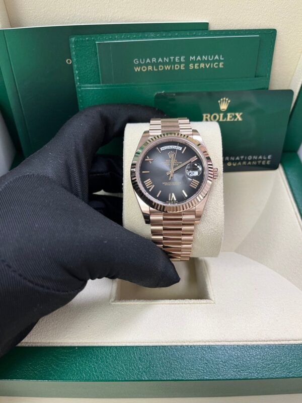 Rolex Day-Date 40 Slate Ombre Roman Dial 228235 - Image 2