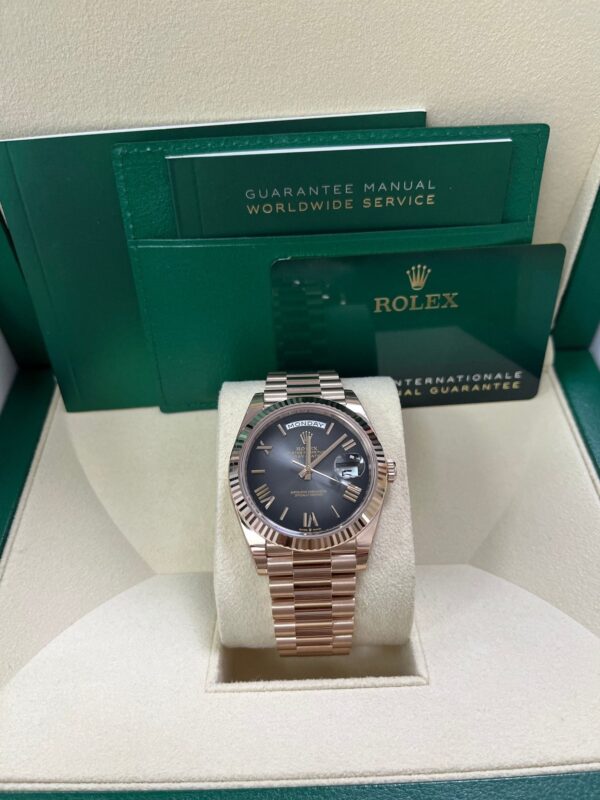 Rolex Day-Date 40 Slate Ombre Roman Dial 228235 - Image 7