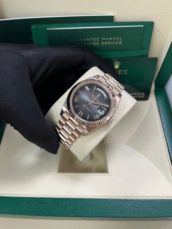 Rolex Day-Date 40 Slate Ombre Roman Dial 228235 - Image 12