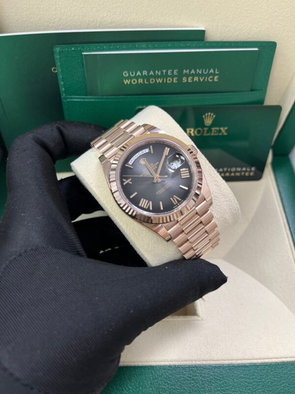 Rolex Day-Date 40 Slate Ombre Roman Dial 228235 - Image 13