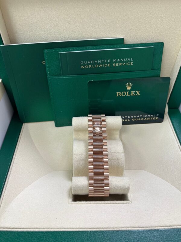 Rolex Day-Date 40 Slate Ombre Roman Dial 228235 - Image 9