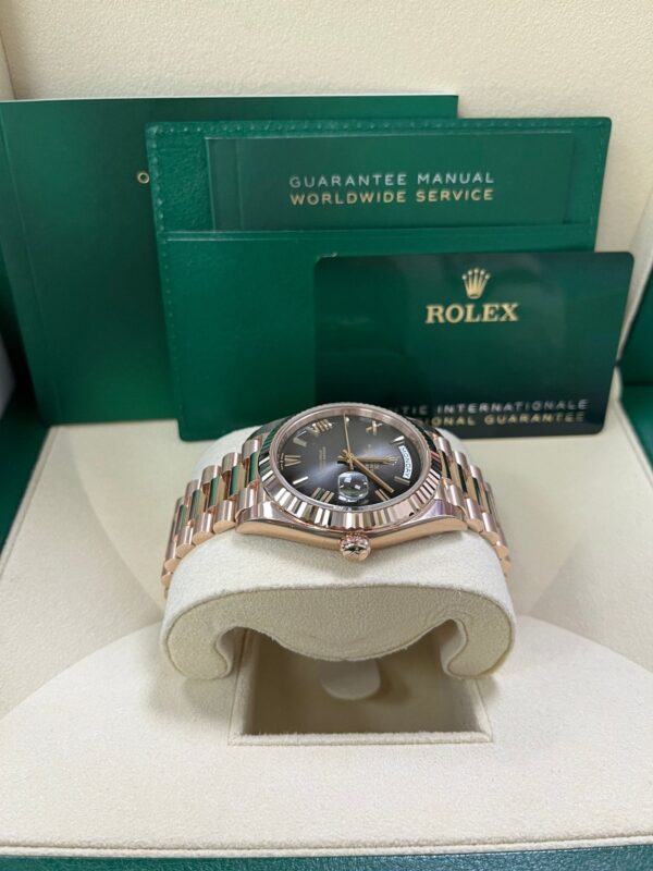 Rolex Day-Date 40 Slate Ombre Roman Dial 228235 - Image 10