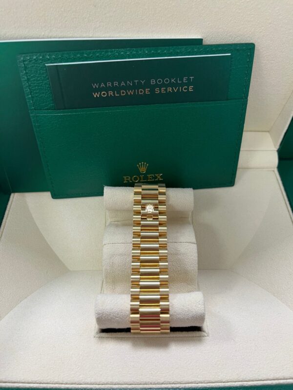 Rolex Day-Date 40mm Yellow Gold Pave Dial 228238 - Image 8
