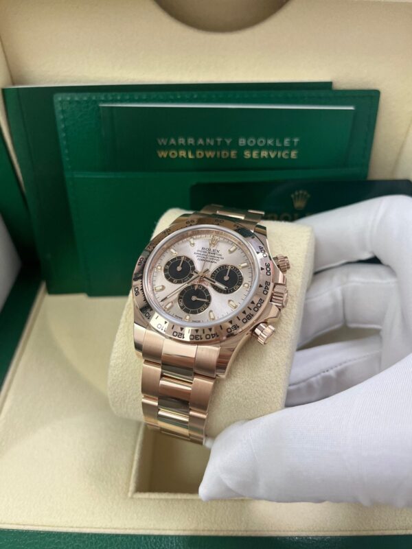 Rolex Daytona 40mm/ 18k Rose Gold/ Sundust Index Cosmograph Dial/ Black Sub-dials (Ref# 116505) - Image 11