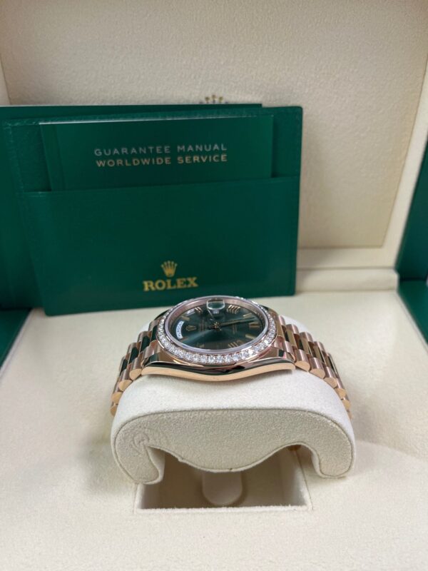 Rolex Everose Gold Day-Date 40 Watch - Everose Gold Bezel - Olive Green Bevelled Roman Dial - President Bracelet (Ref# 228345RBR) - Image 4