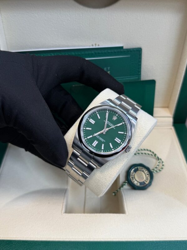 Rolex Oyster Perpetual 41 Stainless Steel - Green Index Dial - Oyster Bracelet (Ref# 124300) - Image 3