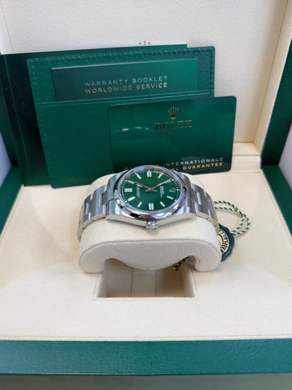 Rolex Oyster Perpetual 41 Stainless Steel - Green Index Dial - Oyster Bracelet (Ref# 124300) - Image 10
