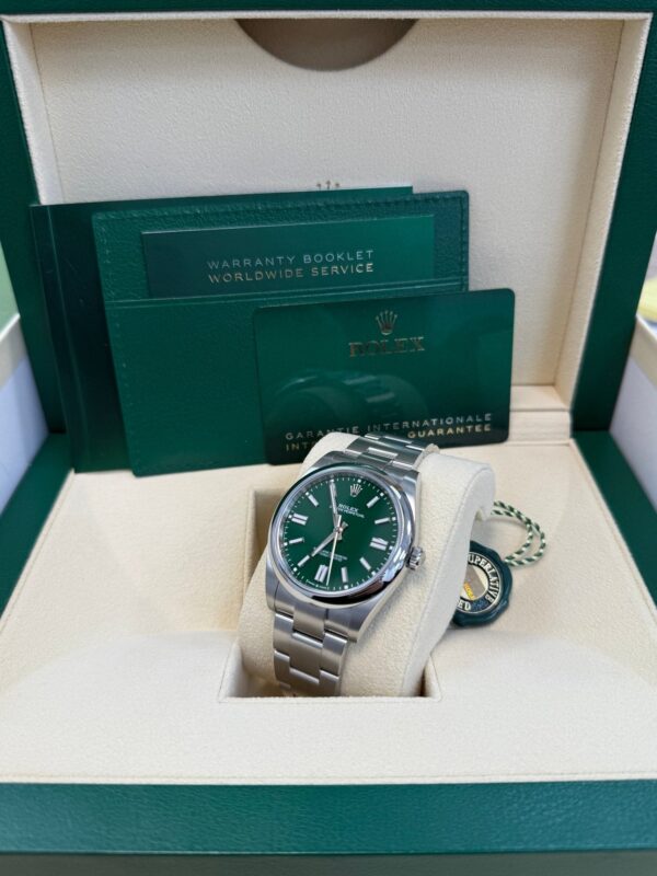 Rolex Oyster Perpetual 41 Stainless Steel - Green Index Dial - Oyster Bracelet (Ref# 124300) - Image 11
