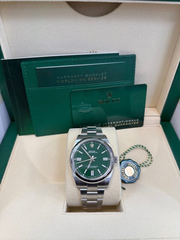 Rolex Oyster Perpetual 41 Stainless Steel - Green Index Dial - Oyster Bracelet (Ref# 124300) - Image 7