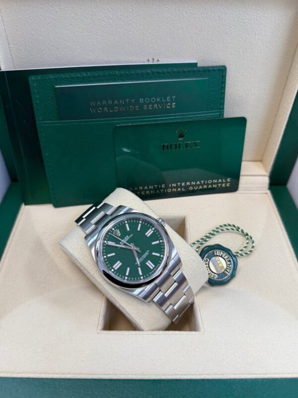 Rolex Oyster Perpetual 41 Stainless Steel - Green Index Dial - Oyster Bracelet (Ref# 124300) - Image 12