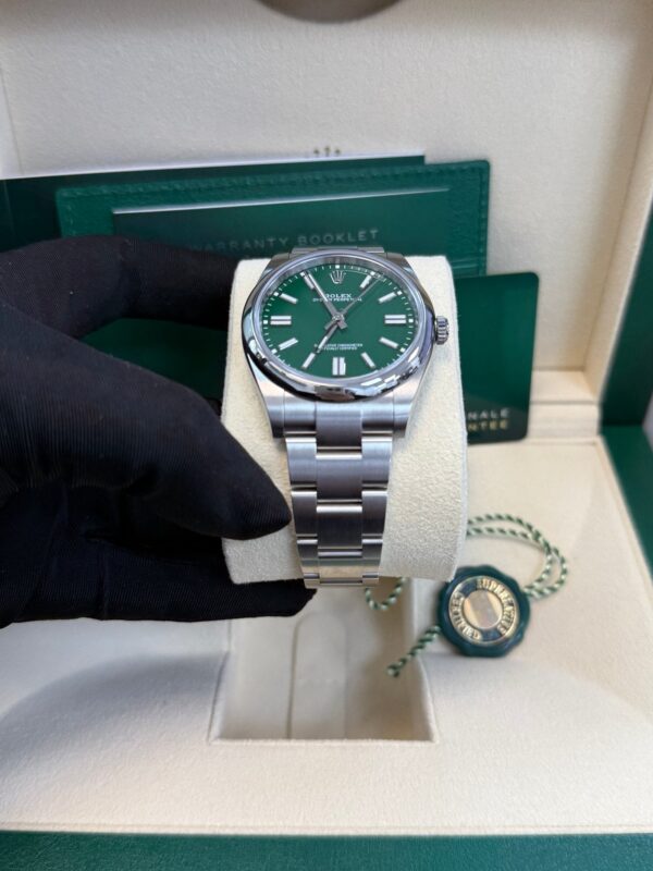 Rolex Oyster Perpetual 41 Stainless Steel - Green Index Dial - Oyster Bracelet (Ref# 124300) - Image 4