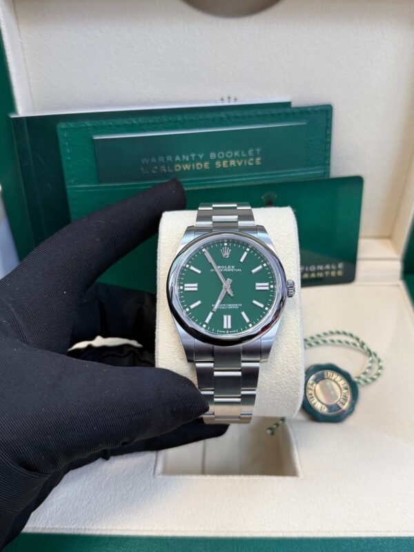Rolex Oyster Perpetual 41 Stainless Steel - Green Index Dial - Oyster Bracelet (Ref# 124300) - Image 14
