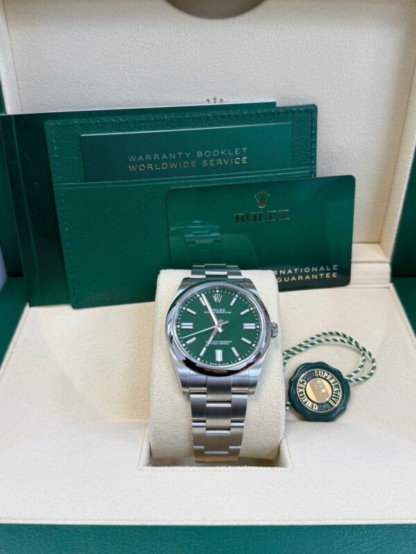 Rolex Oyster Perpetual 41 Stainless Steel - Green Index Dial - Oyster Bracelet (Ref# 124300) - Image 6