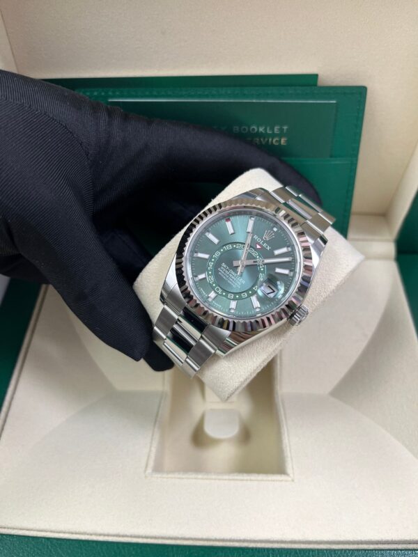 Rolex Sky-Dweller 42 mm Oystersteel and White Gold Green Dial Sky Dweller 336934 - Image 4