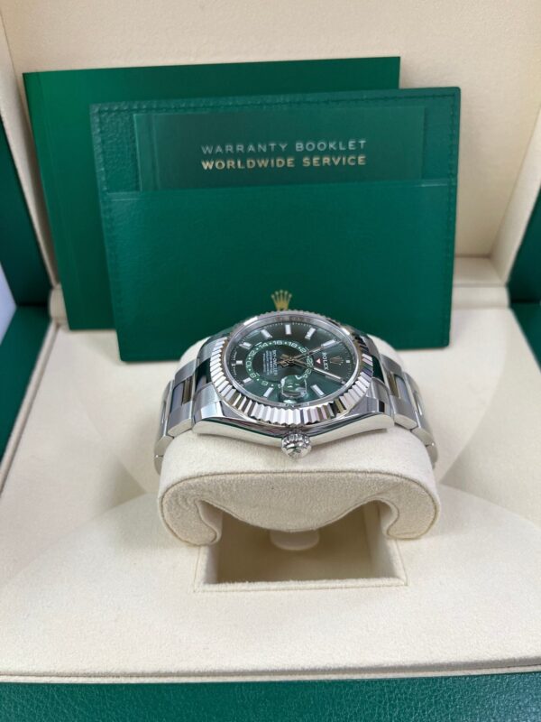 Rolex Sky-Dweller 42 mm Oystersteel and White Gold Green Dial Sky Dweller 336934 - Image 10