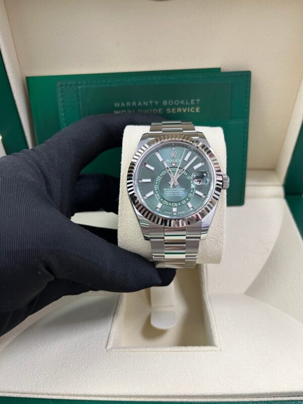 Rolex Sky-Dweller 42 mm Oystersteel and White Gold Green Dial Sky Dweller 336934 - Image 5