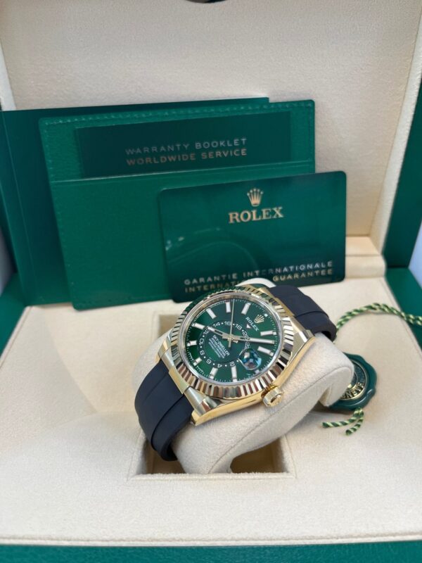 Rolex Sky-Dweller New Release 2025 Sky-Dweller 336238 Yellow Gold Bright Green Dial Oysterflex - Image 9