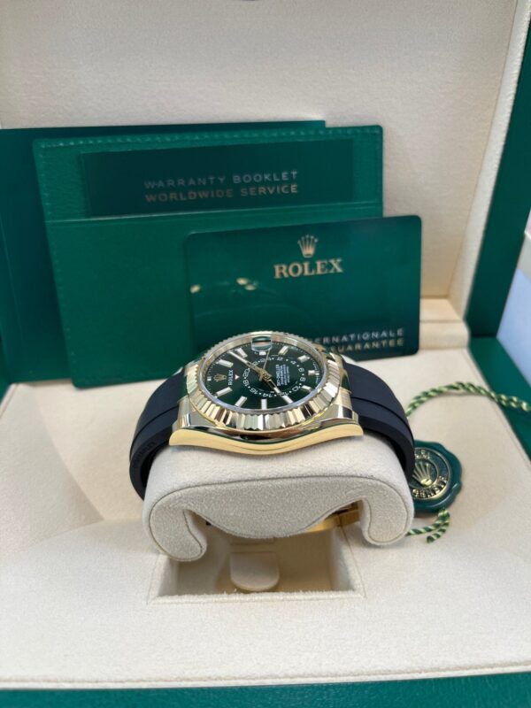 Rolex Sky-Dweller New Release 2025 Sky-Dweller 336238 Yellow Gold Bright Green Dial Oysterflex - Image 13
