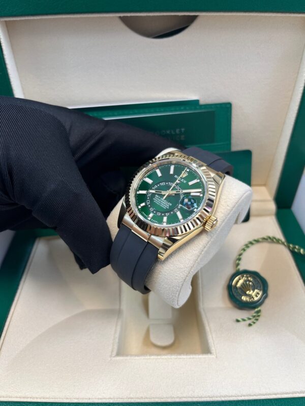 Rolex Sky-Dweller New Release 2025 Sky-Dweller 336238 Yellow Gold Bright Green Dial Oysterflex - Image 3