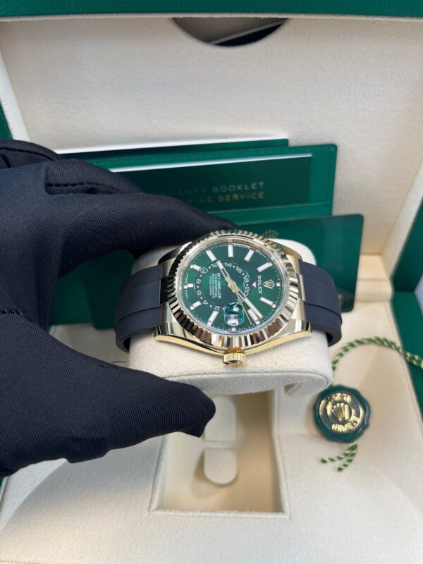 Rolex Sky-Dweller New Release 2025 Sky-Dweller 336238 Yellow Gold Bright Green Dial Oysterflex - Image 5