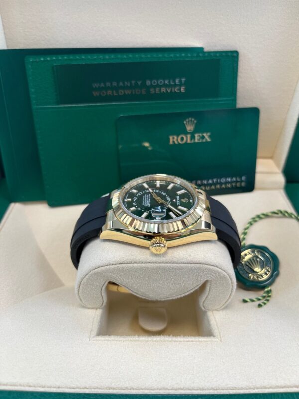 Rolex Sky-Dweller New Release 2025 Sky-Dweller 336238 Yellow Gold Bright Green Dial Oysterflex - Image 8