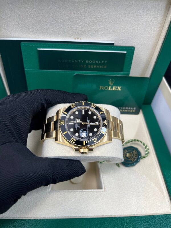 Rolex Submariner Date Certified Yellow Gold Black Dial 116618ln - Image 12