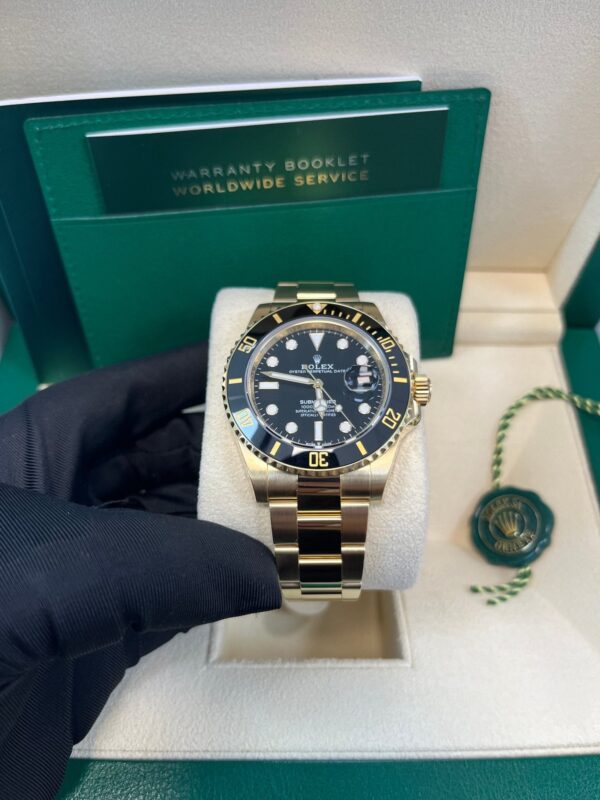 Rolex Submariner Date Certified Yellow Gold Black Dial 116618ln - Image 4