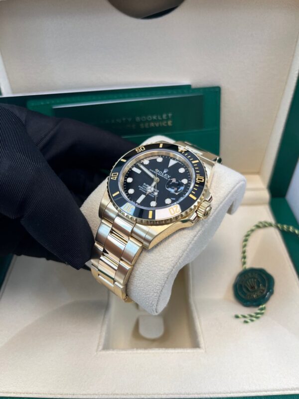 Rolex Submariner Date Certified Yellow Gold Black Dial 116618ln - Image 2